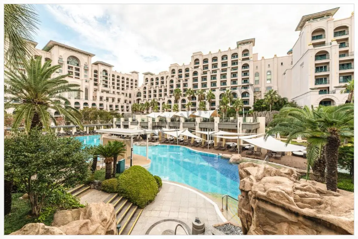 LOTTE HOTEL JEJU room and hotel photo 3
