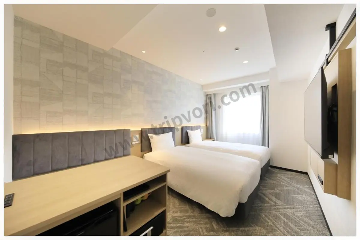 VIA INN PRIME SAPPORO ODORI - JR WEST GROUP room and hotel photo 1